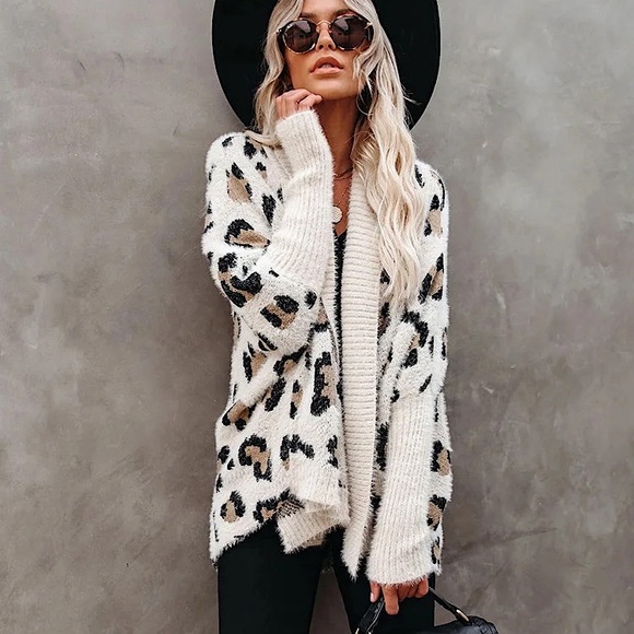 ☃️BOGO50%☃️ 🆕🌿C+D+M: CREAM Fuzzy Animal Print Cardigan SMALL LARGE - Picture 7 of 8